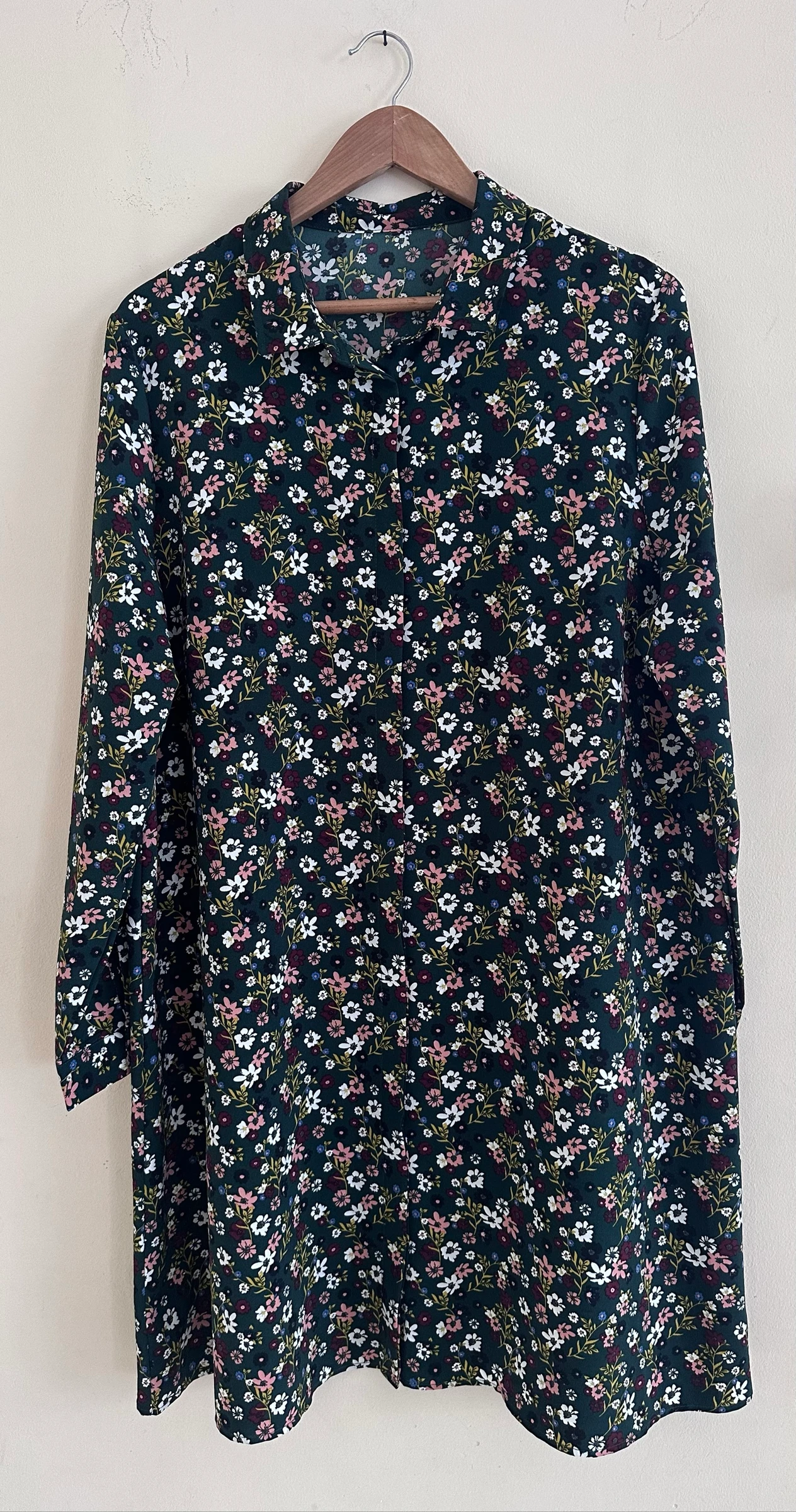 Vestido Floral Campo Fundo Verde Abotoado - Novo (T. XL / 44-46) – photo 3